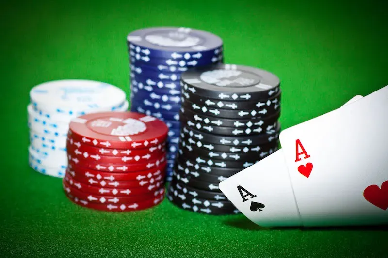 Poker table